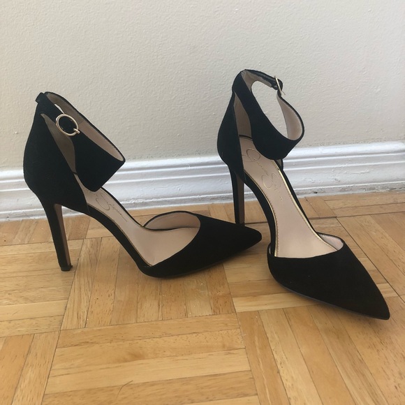 Black Jessica Simpson Close-Toed Heels - Picture 2 of 3